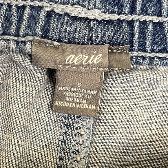 aerie Distressed Raw Hem Pull on Mini Light Wash Denim Shorts Size Small - Picture 4 of 14